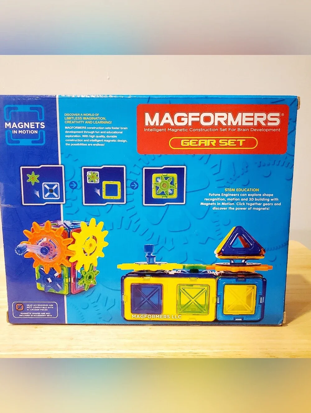 Magformers Magnets in Motion 32-Piece Gear Set NWT